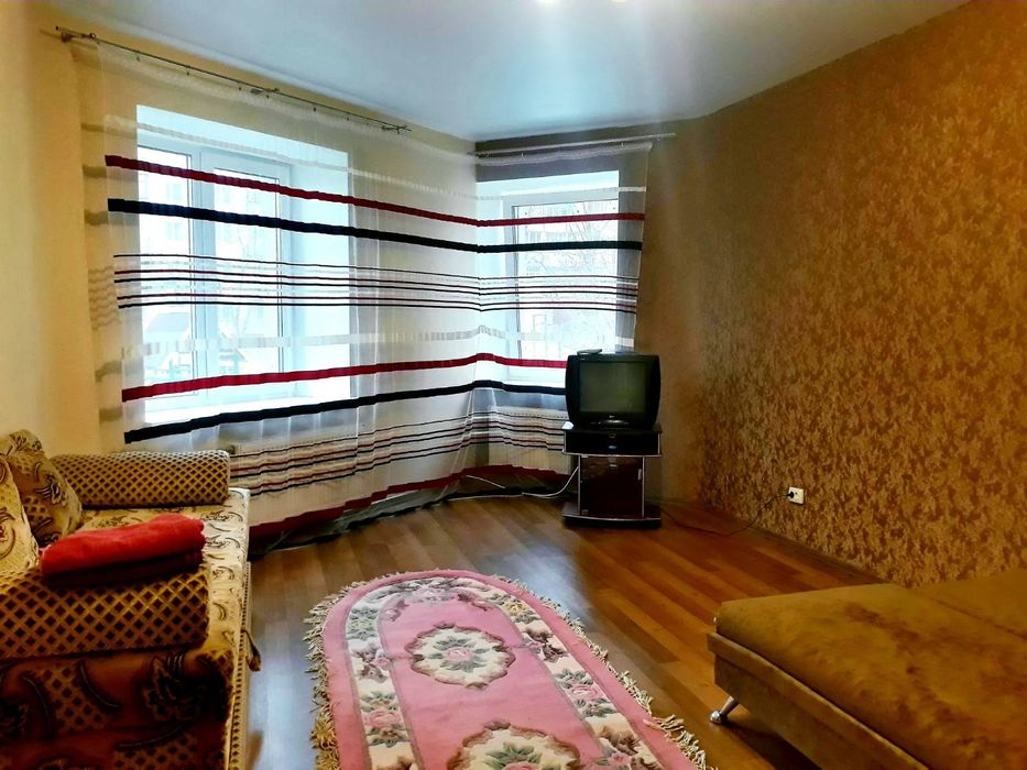 2-кім. Дзеркальна шафа. Район Північний ."Чайка". Подобово. Ціна доби.