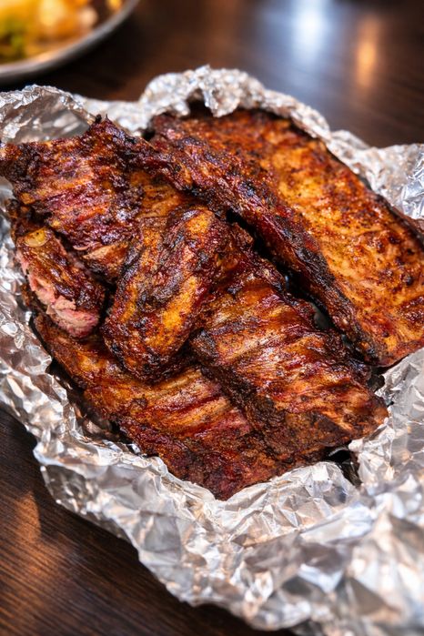 Корчені ребра,крила,полядва,ковбаски