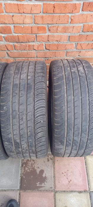 Kumho 245 40 19 всесезонка