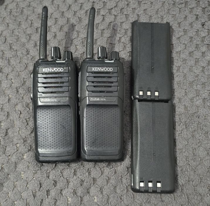 Radiotelefon KENWOOD TK-3701 D - 100 % sprawne i brak ładowarki