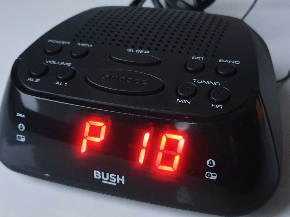 радіо FM AM  будильник Bush Alba CR-07PL + 2шт  акумулятори