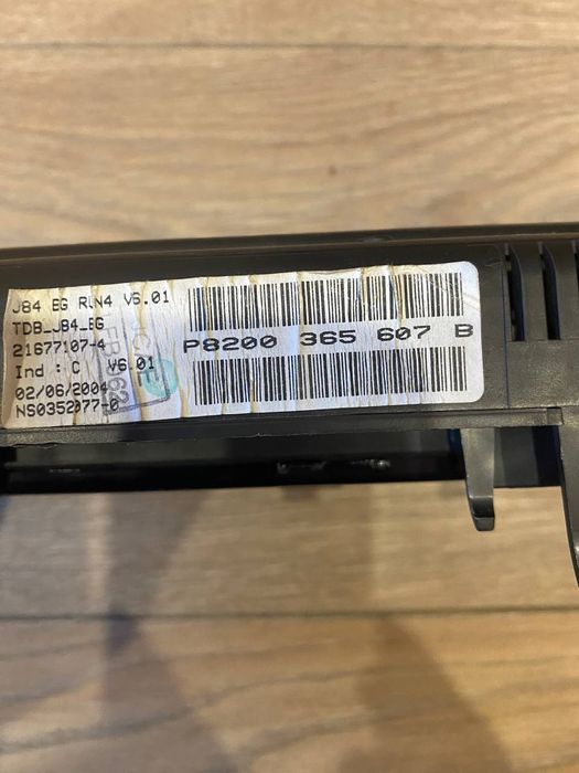 Панель приладів Рено Сценік 2,кнопка стояночного гальма Рено Сценік 2