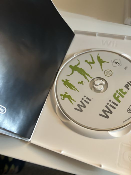 Wii fit plus nintendo wii