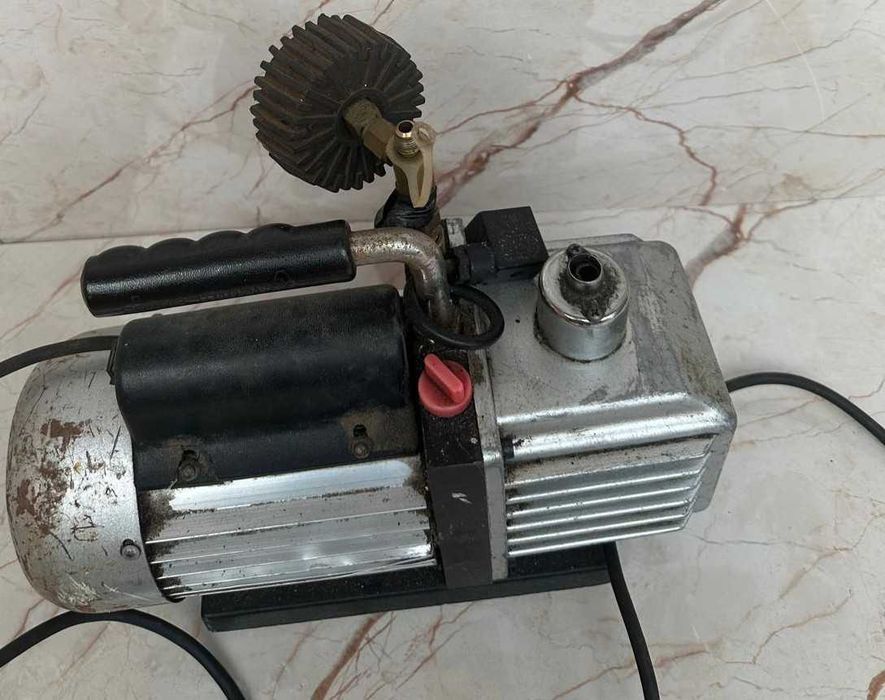Bomba de Vacuo antiga apta a ser usada