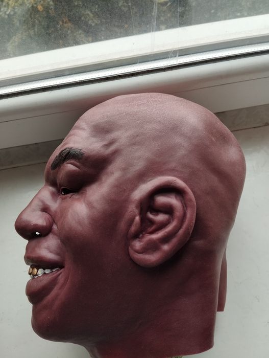 Маска латексна негра