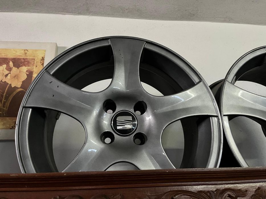Jantes 4x100 em 16” e material Seat Ibiza