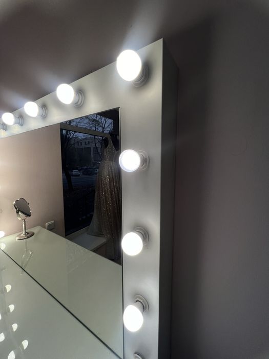 Продам стіл для візажиста, бровіста, майстра зачісок