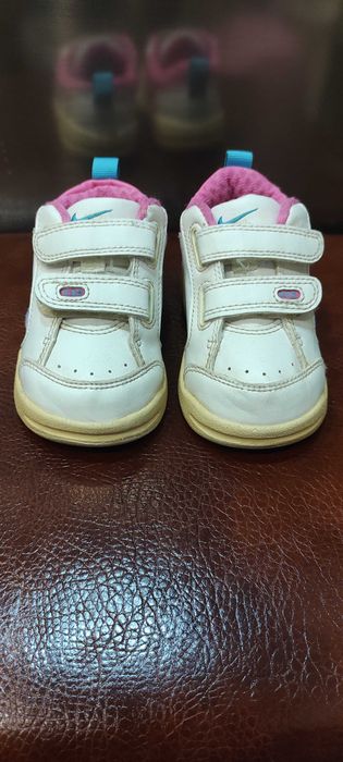 Кроссовки Nike  .