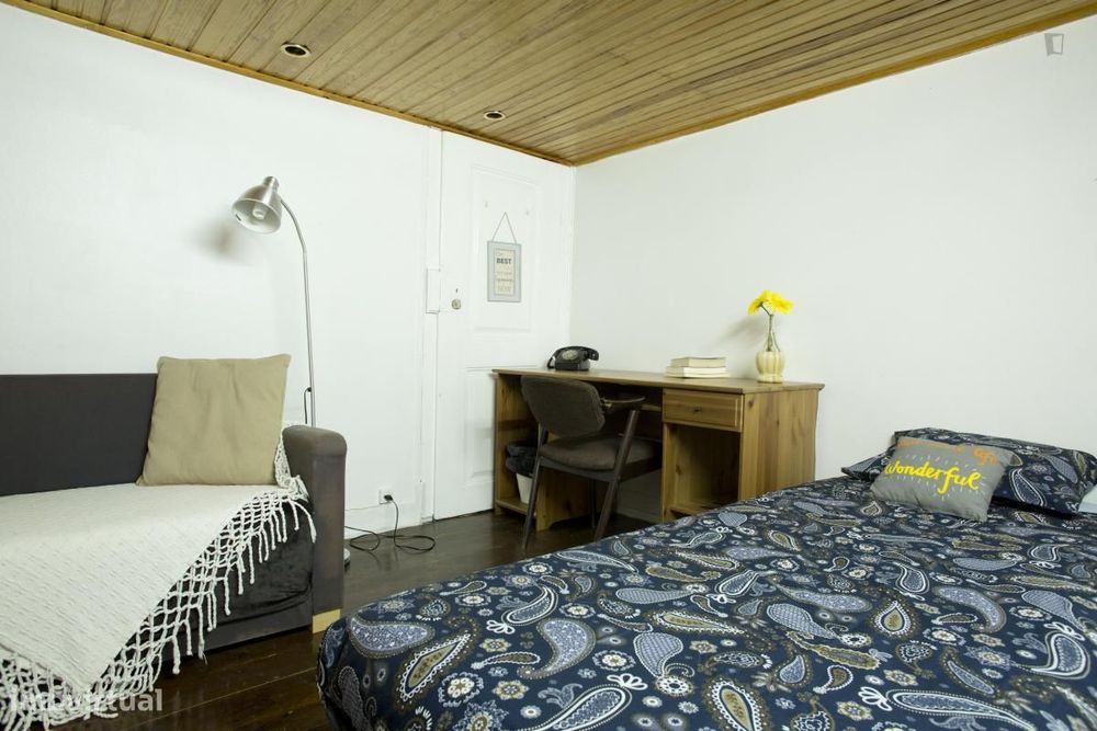 Room - located in Bairro Alto, Lisbon