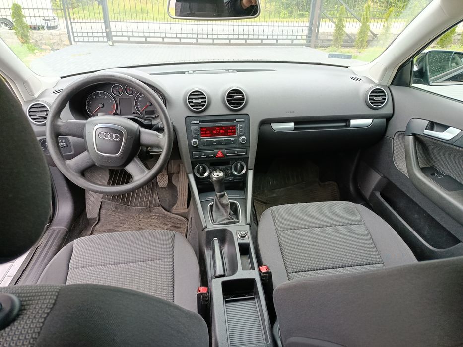 Audi A3 sportback 1.6mpi benz bdb. stan