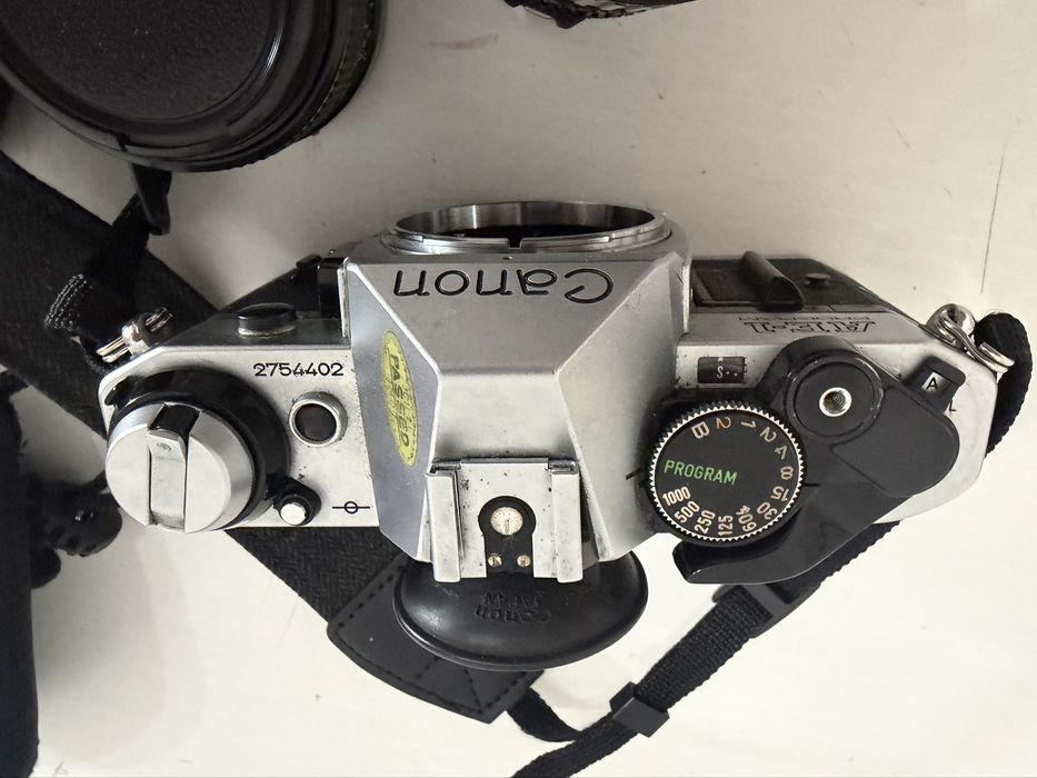 Canon AE-1 Program com 2 lentes, 28mm e 35-79mm