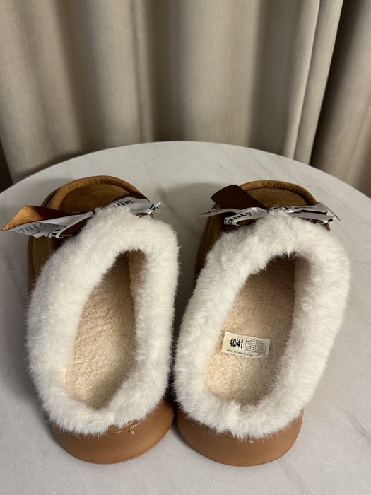 Nowe kapcie damskie z futerkiem i kokardą