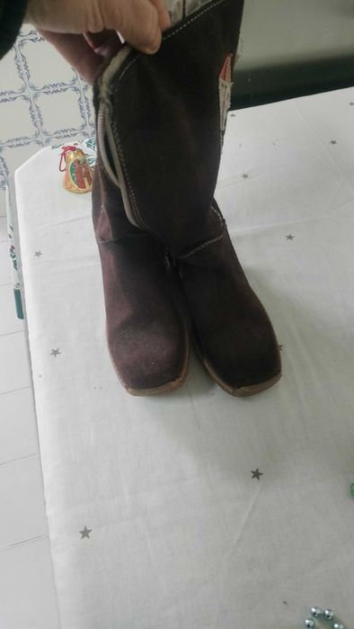 Botas de menina n 32 praticamente novas