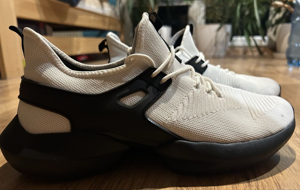 Sneakersy Kazar 44 stan bdb