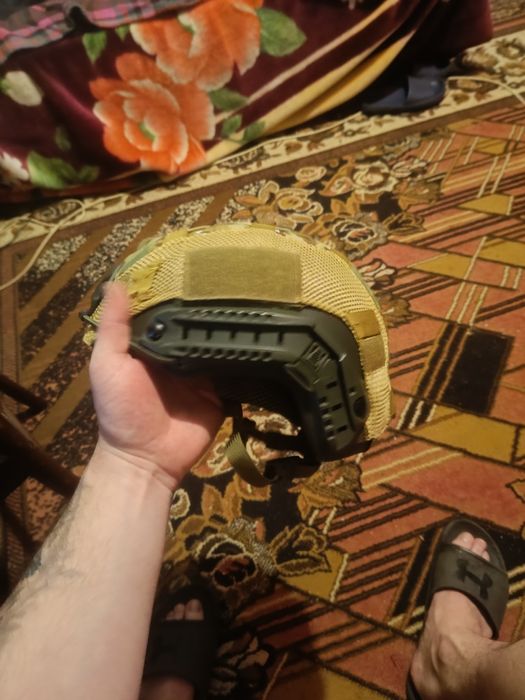 Шолом бойовий тактичний