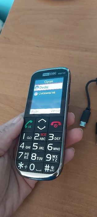 Telefon dla seniora starszej osoby z duzymi przyciskami maxcom mm720