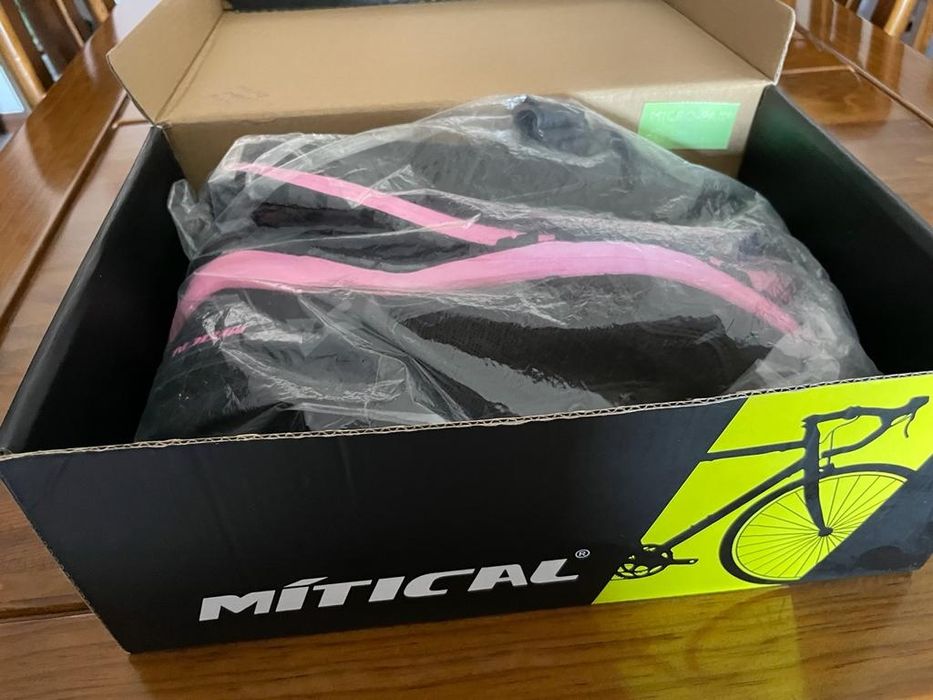Sapatilhas de mulher para cycling, da Mítical, como novas, pretas rosa