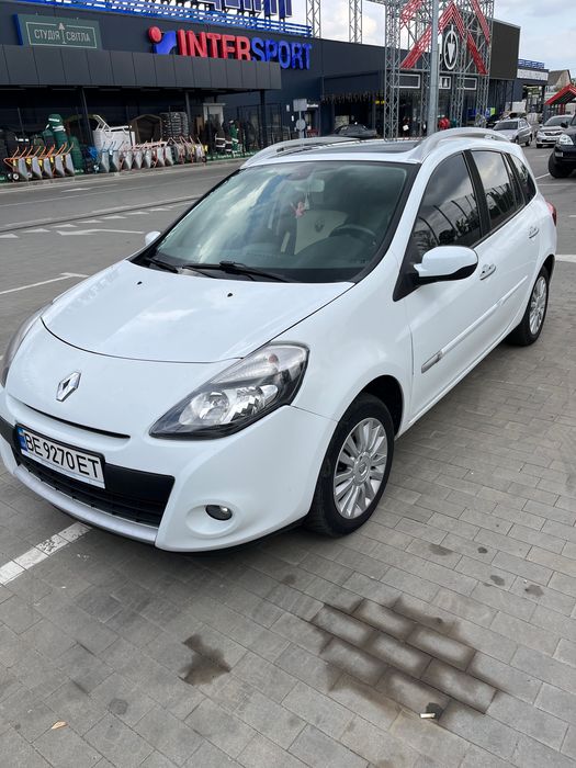 Продаю машину Reno Clio