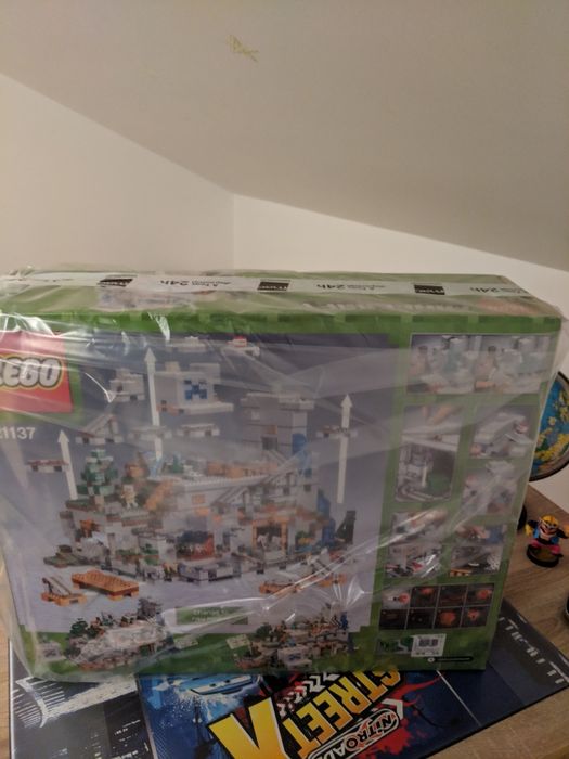 LegoMinecraft/21137