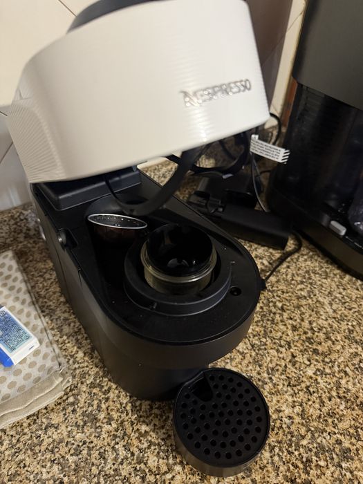 Nespresso Vertou Pop + Kit de descalificação