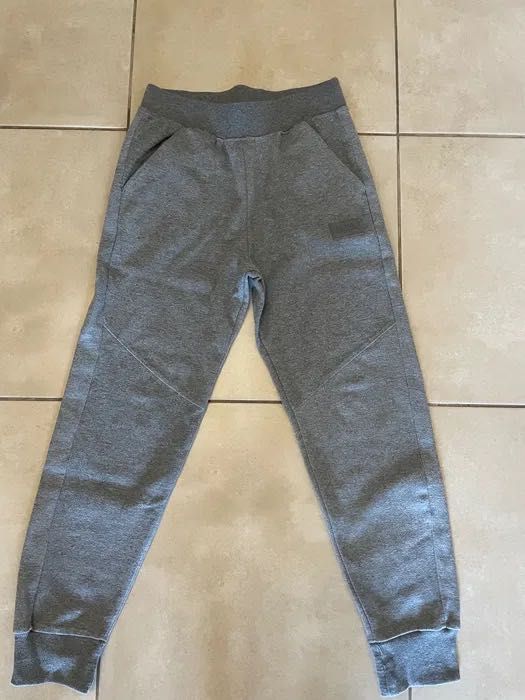 Dres DKNY dla chłopca szary 12 lat