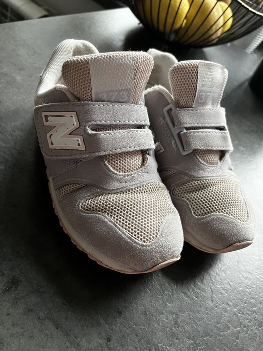 Buty różowe dla dziecka newbalance 30,5