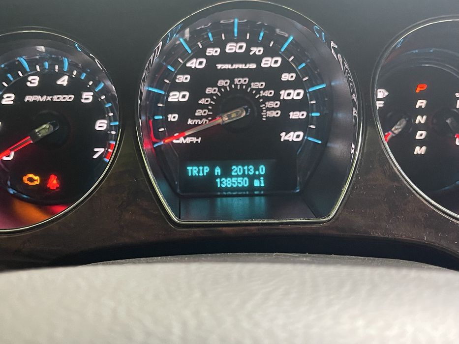 Продаеться Ford Taurus