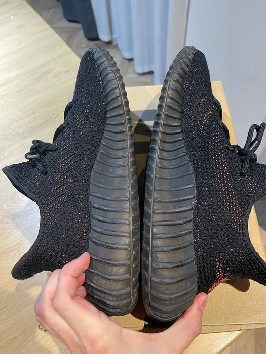 adidas Yeezy boost 350 v2 core black red 44.