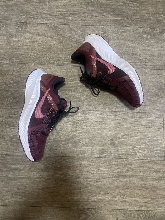 Кросівки жіночі Nike
