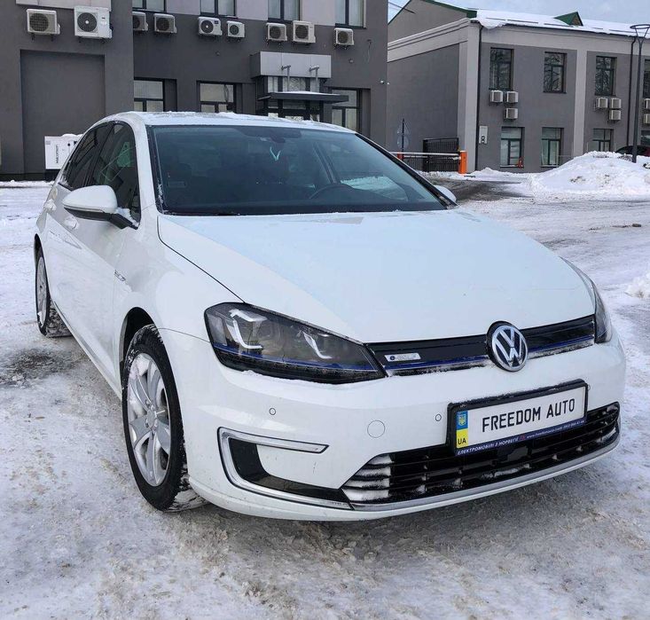 Оренда електромобіля Volkswagen e-Golf Highline