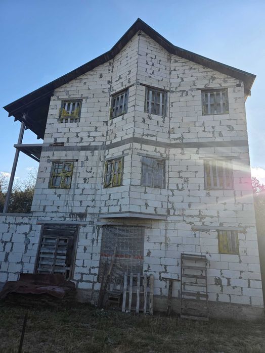 Стоянка Домоволодіння