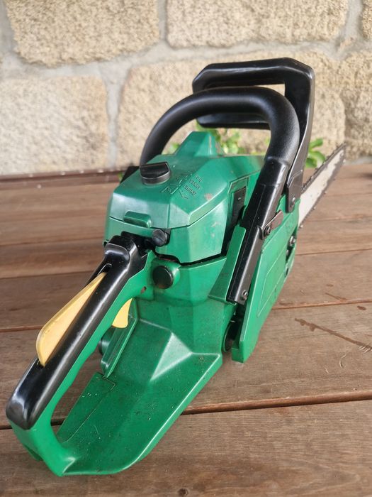 Motoserra para cortar lenha