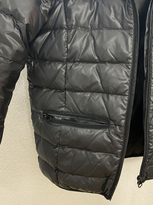 Куртка легка з капюшоном