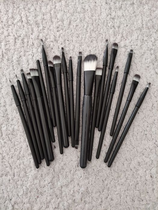Zestaw pędzli 20 szt