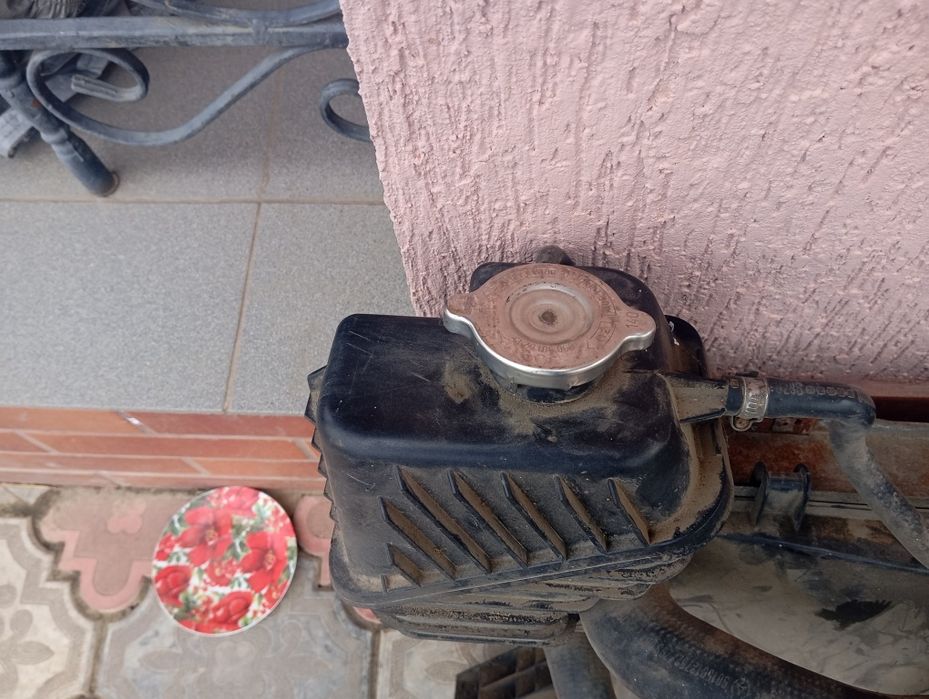 Продам у доброму стані радіатори спрінтер основний та інтеркулер