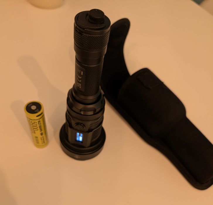 Latarka NITECORE P35i