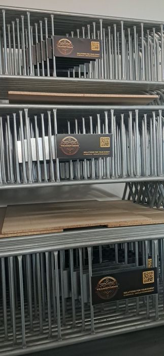 Aluguer de vedações, baias de metal e baias de fita eventos