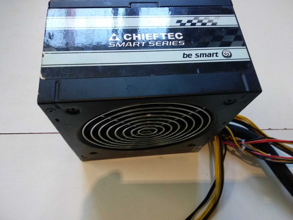 Блок питания Chieftec GPS-550A8,  APFC, 12cm кулер