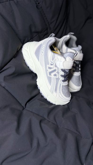 Дитячі Кросівки на дівчинку  на хлопчика 25-36