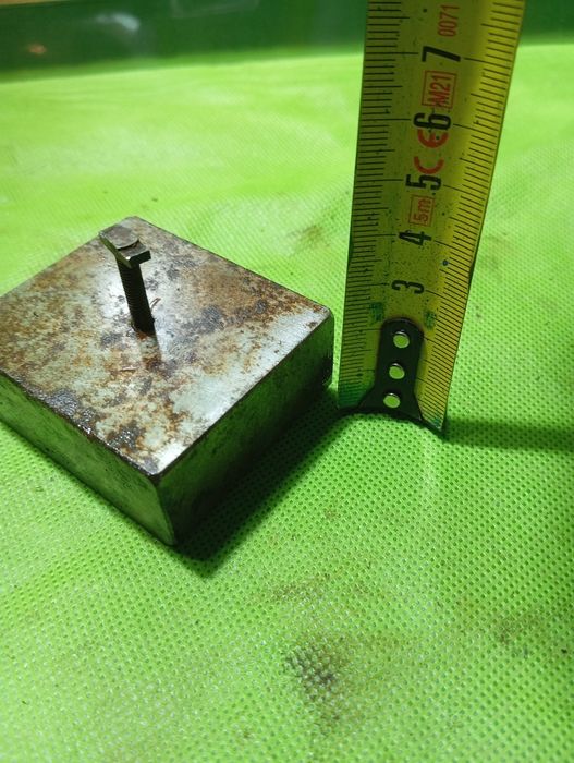 Bloco metalico para fresa