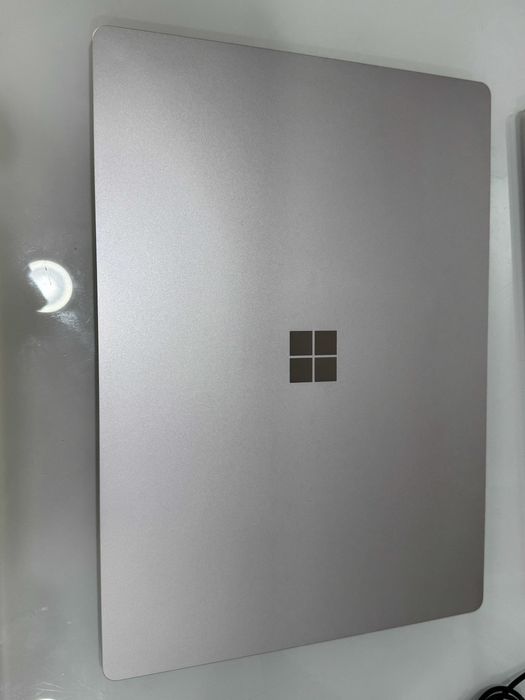 Microsoft Surface Laptop 4 de 15” TouchScreen  Intel Core i7 | 16 GB RAM | SSD 256GB GRADE A