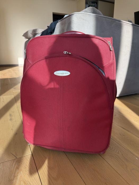 Продам вместитетельный чемодан