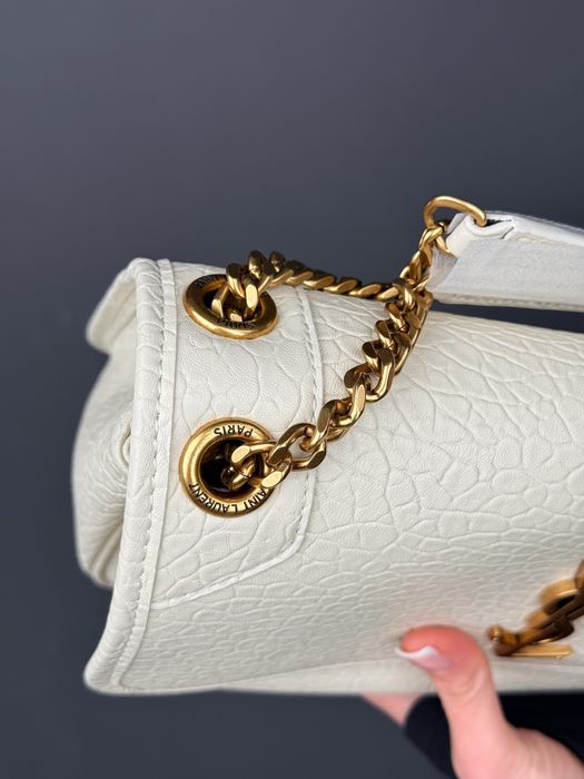 Сумка Saint Laurent Niki in Grained Lambskin Milk / Gold