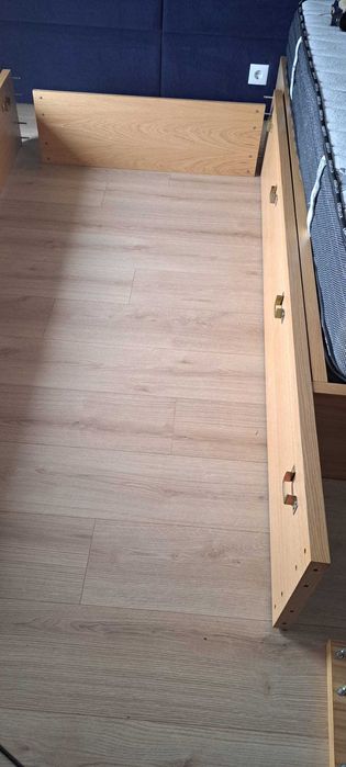 Sommier/cama de solteiro