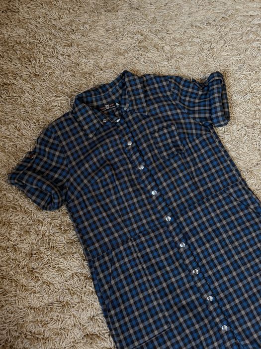 Сукня-сорочка у клітинку, на кнопках.