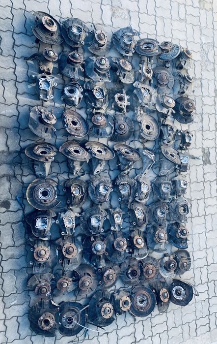 Цапфи Е34 Е36 Е38 Е39 Е46 Е53 Е60 Розборка запчастири ступиця