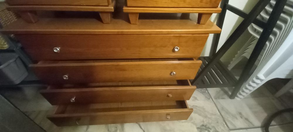 Mobilia de quarto com acabamento cerejeira(sem cama)