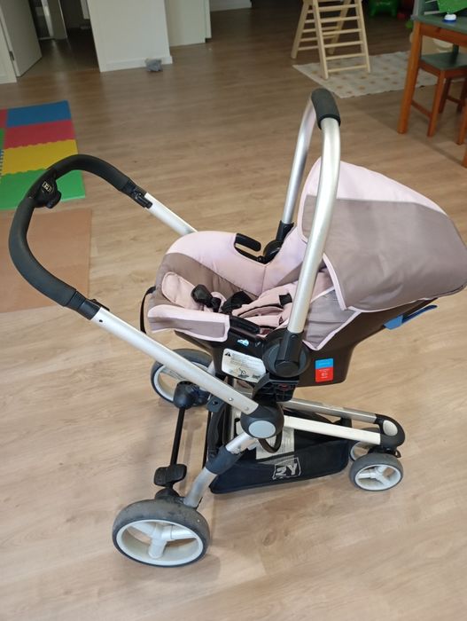 Carrinho bebé com ovo