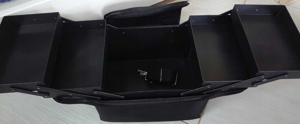NOWY Kuferek Kosmetyczka Rozkładana Organizer Make-Up Czarny 25×28×20
