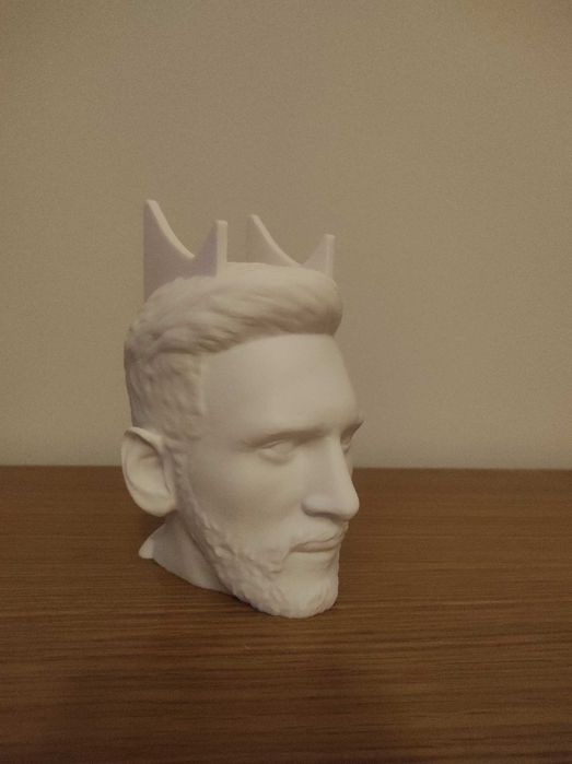 Suporte para Comando PS5 – Busto Estilo Messi